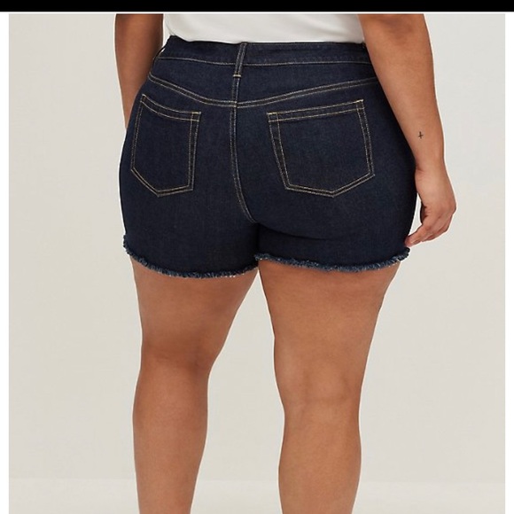 NWT Torrid Midi shorts sz 18 - Picture 2 of 3